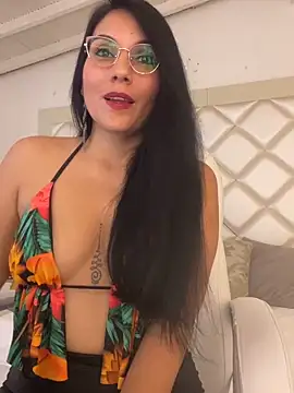 Snapshot of Miaswwe chatting on February 6, 2:02 pm Miaswwe online show from February 6, 2:02 pm