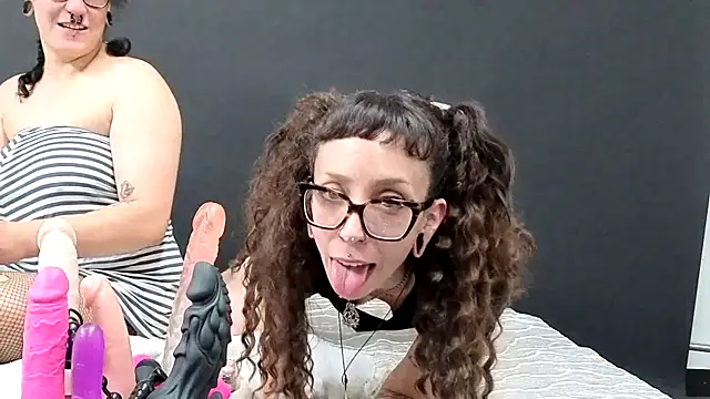 xxEMMxxx online show from May 9, 7:56 am