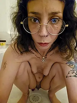 Snapshot of xxEMMxxx chatting on February 25, 7:19 am xxEMMxxx online show from February 25, 7:19 am