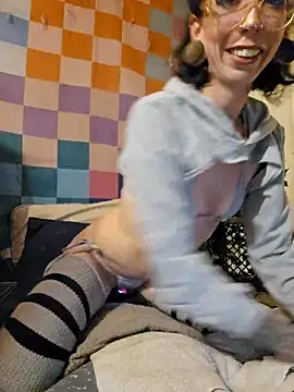 Snapshot of xxEMMxxx chatting on March 4, 5:59 am xxEMMxxx online show from March 4, 5:59 am