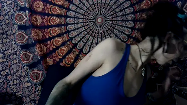 Snapshot of xxEMMxxx chatting on January 17, 9:02 am xxEMMxxx online show from January 17, 9:02 am