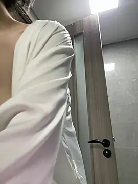 Snapshot of Cheating-wife chatting on June 4, 1:27 pm Cheating-wife online show from June 4, 1:27 pm