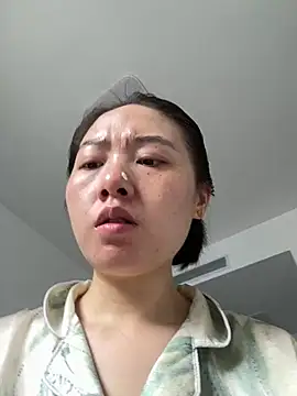 Snapshot of Cheating-wife chatting on July 6, 5:14 am Cheating-wife online show from July 6, 5:14 am