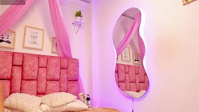 nao bell  online show from January 31, 7:45 pm