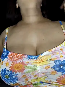 Snapshot of Haseen-beauty chatting on February 21, 7:05 pm Haseen-beauty online show from February 21, 7:05 pm