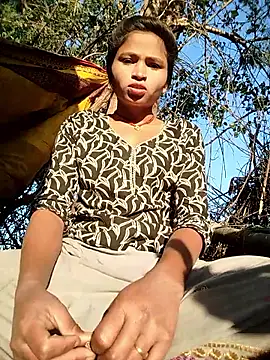 Snapshot of Jyoti_rathor chatting on January 17, 2:37 am Jyoti rathor online show from January 17, 2:37 am