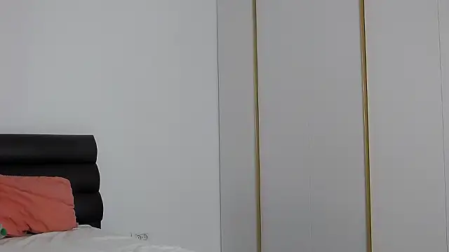 LunaVibes  online show from February 17, 6:00 am