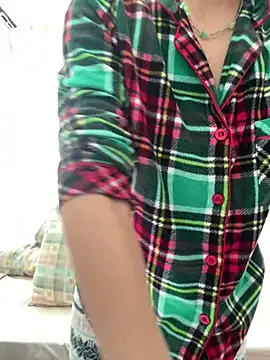 Snapshot of ruanruan05 chatting on February 20, 1:46 am ruanruan05 online show from February 20, 1:46 am