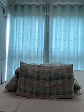 Snapshot of ruanruan05 chatting on February 28, 2:00 am ruanruan05 online show from February 28, 2:00 am