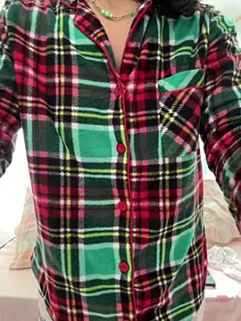 Snapshot of ruanruan05 chatting on February 13, 1:16 am ruanruan05 online show from February 13, 1:16 am