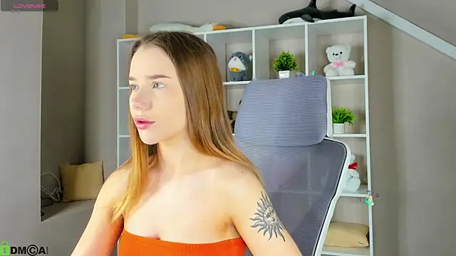 Nicole Vasquez online show from April 16, 1:06 am