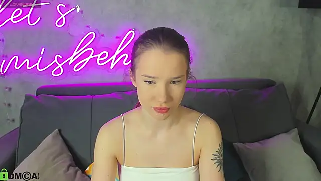 Nicole Vasquez online show from April 6, 1:12 am