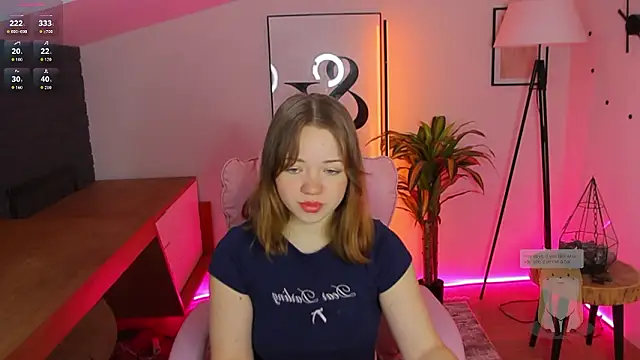 Kiss Moon online show from March 4, 6:43 am