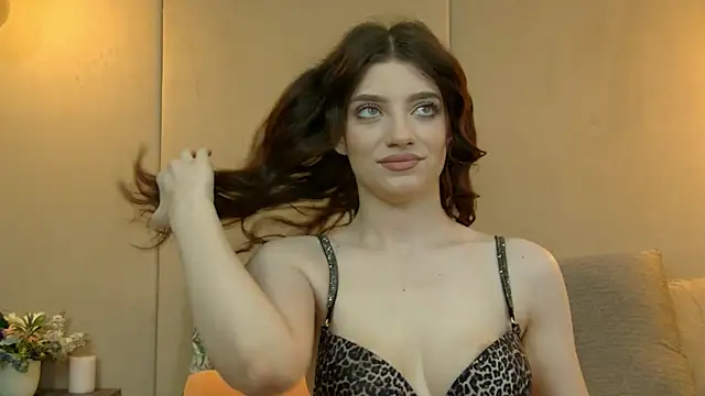 Snapshot of EllieWest chatting on July 13, 4:56 am EllieWest online show from July 13, 4:56 am