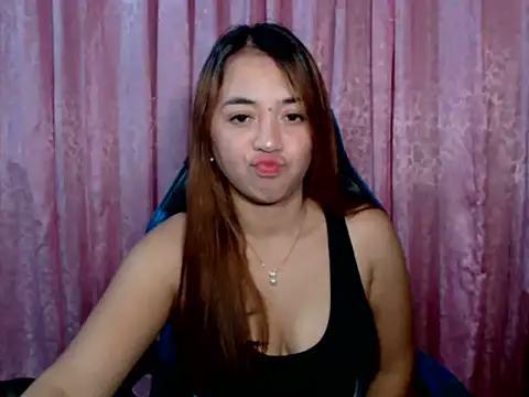 Snapshot of pinay_mayahiga chatting on April 28, 1:59 pm pinay mayahiga online show from April 28, 1:59 pm