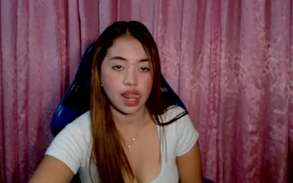 Snapshot of pinay_mayahiga chatting on May 9, 11:57 am pinay mayahiga online show from May 9, 11:57 am