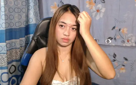 pinay mayahiga online show from March 21, 1:15 pm