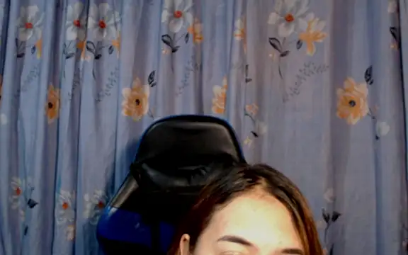 pinay mayahiga online show from April 4, 5:19 pm