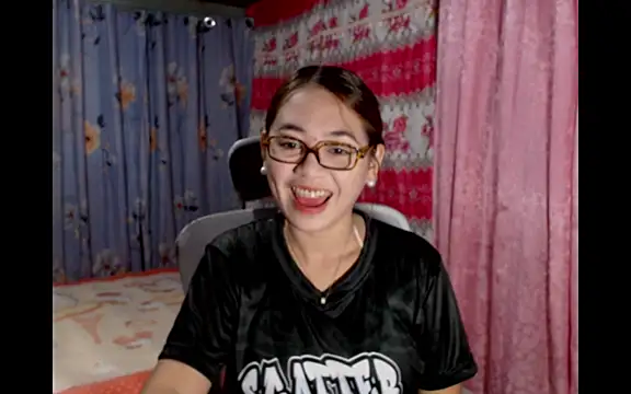 Snapshot of pinay_mayahiga chatting on July 19, 1:19 pm pinay mayahiga online show from July 19, 1:19 pm