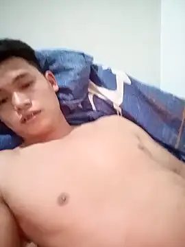 Snapshot of Maycute18 chatting on February 9, 1:53 pm Maycute18 online show from February 9, 1:53 pm