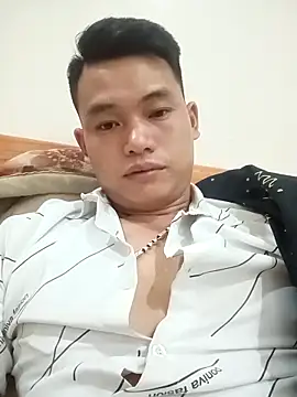 Snapshot of Maycute18 chatting on February 5, 2:13 pm Maycute18 online show from February 5, 2:13 pm