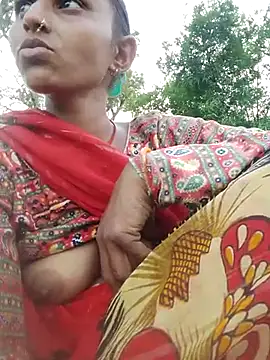 Snapshot of Juli_rathore chatting on May 29, 12:00 pm Juli rathore online show from May 29, 12:00 pm