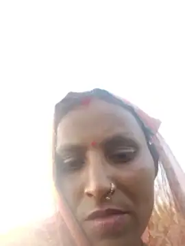 Snapshot of Juli_rathore chatting on February 14, 12:05 pm Juli rathore online show from February 14, 12:05 pm