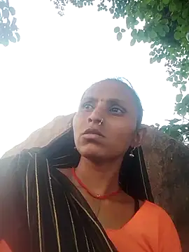 Snapshot of Juli_rathore chatting on May 18, 1:16 pm Juli rathore online show from May 18, 1:16 pm