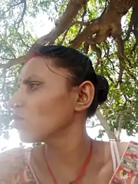 Snapshot of Juli_rathore chatting on April 28, 7:13 am Juli rathore online show from April 28, 7:13 am