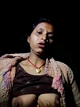 Snapshot of Juli_rathore chatting on February 9, 11:03 pm Juli rathore online show from February 9, 11:03 pm