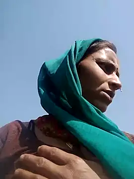 Snapshot of Juli_rathore chatting on March 3, 8:43 am Juli rathore online show from March 3, 8:43 am