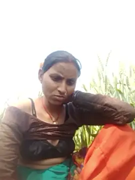 Snapshot of Juli_rathore chatting on March 2, 7:15 am Juli rathore online show from March 2, 7:15 am