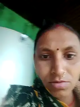 Snapshot of Juli_rathore chatting on February 2, 2:32 am Juli rathore online show from February 2, 2:32 am