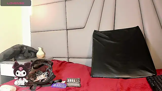 Miss-Saraii online show from March 22, 5:14 pm