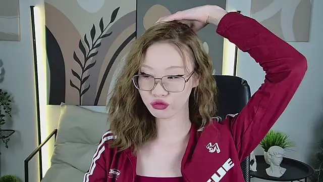 Snapshot of SarahRice chatting on February 11, 4:40 pm SarahRice online show from February 11, 4:40 pm