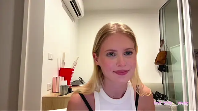 Snapshot of Slay_Swag chatting on February 9, 10:24 am Slay Swag online show from February 9, 10:24 am