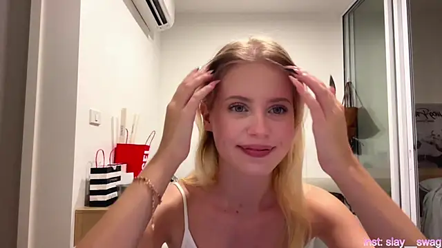 Snapshot of Slay_Swag chatting on February 20, 10:17 am Slay Swag online show from February 20, 10:17 am