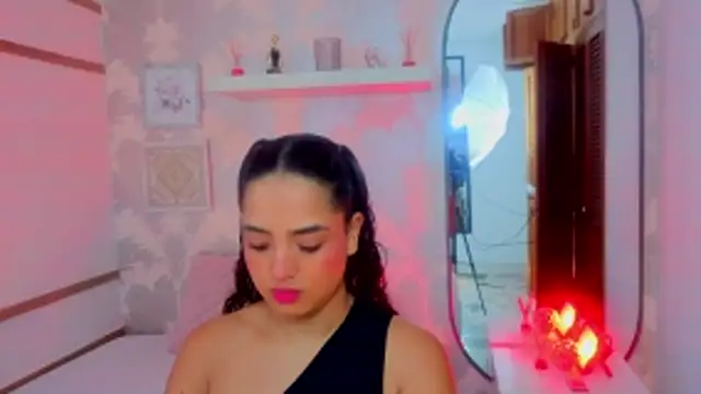 Emma Thompssonn online show from May 4, 11:57 am