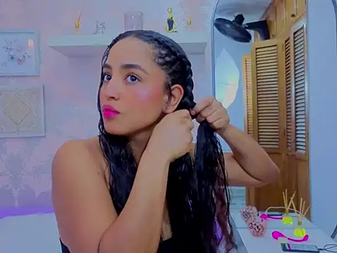 Emma Thompssonn online show from March 4, 12:02 pm