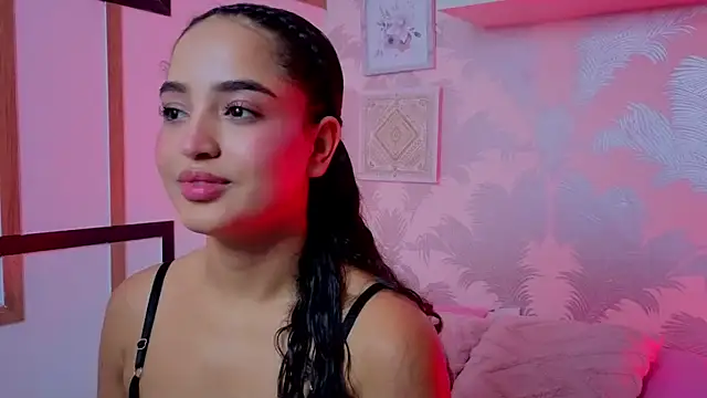 Snapshot of Emma_Thompssonn chatting on June 20, 12:21 pm Emma Thompssonn online show from June 20, 12:21 pm