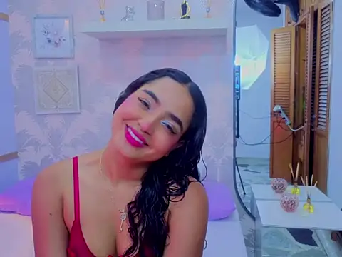 Emma Thompssonn online show from March 21, 11:47 am