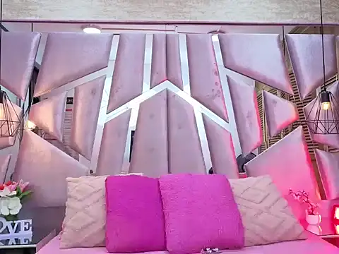 Emma Thompssonn online show from April 14, 12:10 pm