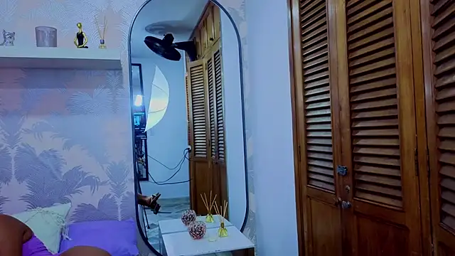 Emma Thompssonn online show from March 12, 11:58 am