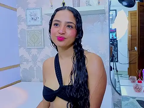 Emma Thompssonn online show from February 6, 11:50 am