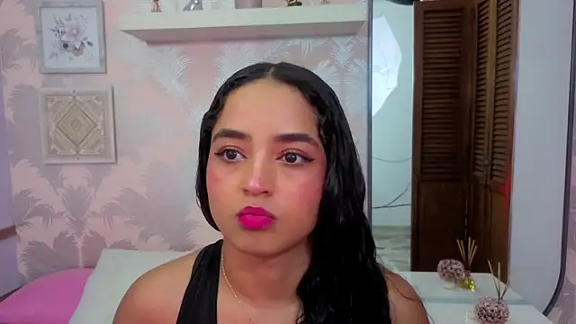 Emma Thompssonn online show from March 29, 12:07 pm