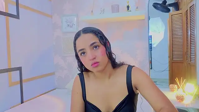 Emma Thompssonn online show from March 10, 11:47 am