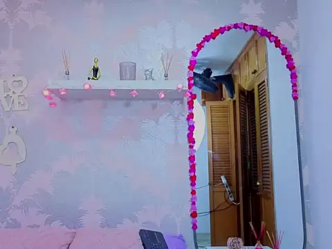 Emma Thompssonn online show from February 14, 11:54 am