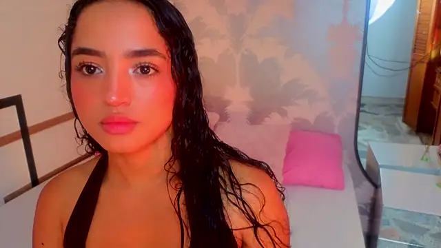 Emma Thompssonn online show from May 18, 11:59 am