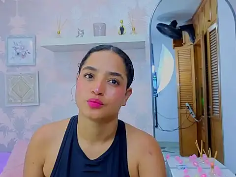 Emma Thompssonn online show from February 19, 12:02 pm