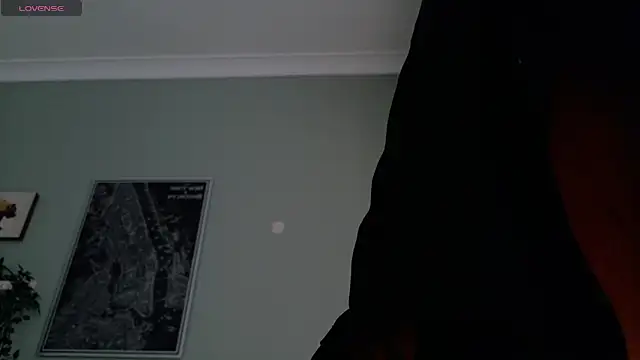 AndrewKenoxx  online show from April 6, 7:48 pm